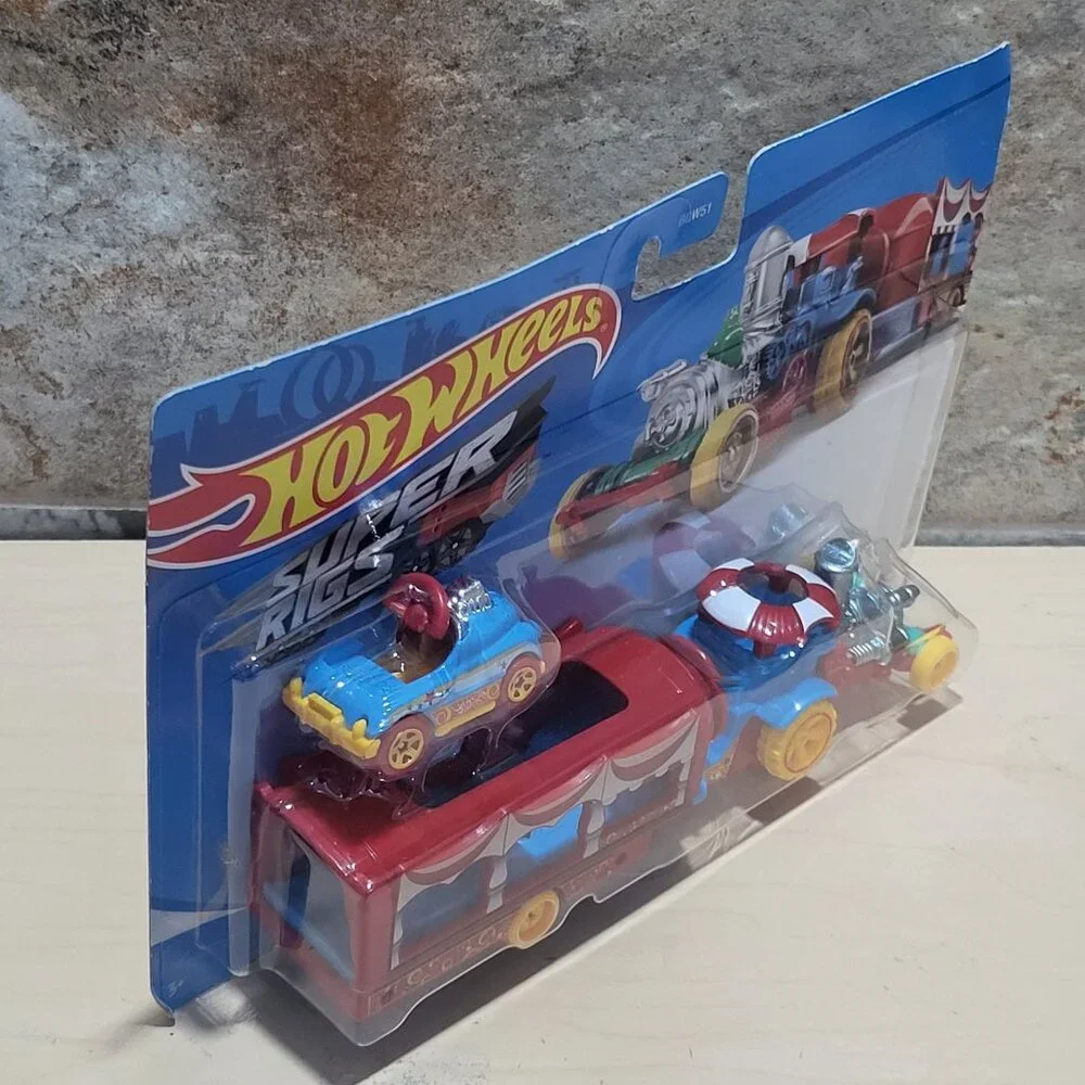 Hot Wheels Super Rigs Car Nival Steamer Large Carnival Themed Truck Hauler Small